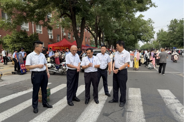 公司領(lǐng)導檢查督導高考安保工作 親...